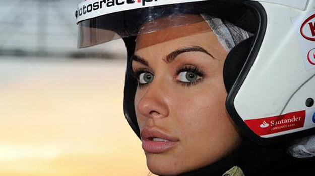 Podczas jednego z wyścigów serii Kia Lotos Race na Automotodromie Brno pojawiła się Natalia Siwiec. Jak radziła sobie na torze, przekonasz się na filmie...