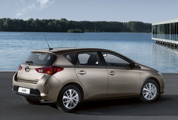 Toyota wprowadza na rynek drugą generację swojego kompaktowego bestsellera, czyli Aurisa.