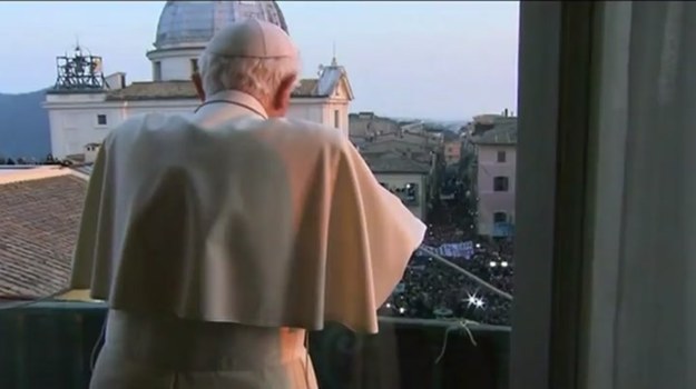 Papież Benedykt XVI przybył do Castel Gandolfo. Pod oknami papieskiej rezydencji na Benedykta XVI czekały tłumy wiernych.