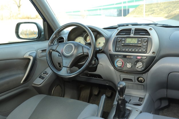 Toyota rav4 3 drzwiowa dane techniczne