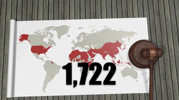 Z najnowszego raportu Amnesty International wynika, że kara śmierci nie tylko wciąż jest popularna w wielu krajach, ale też powraca w państwach, w których obowiązywało moratorium na jej wykonywanie. Najwięcej ludzi skazuje się na śmierć w Chinach, Iranie, Arabii Saudyjskiej, Stanach Zjednoczonych oraz Iraku. W Państwie Środka egzekucje liczone są w setkach - i wykonuje się ich tam więcej niż na całym świecie łącznie. W 2012 roku, którego dotyczy raport, zabijanie w majestacie prawa odbywało się najczęściej poprzez powieszenie, ścięcie, rozstrzelanie oraz podanie zastrzyku z trucizną.