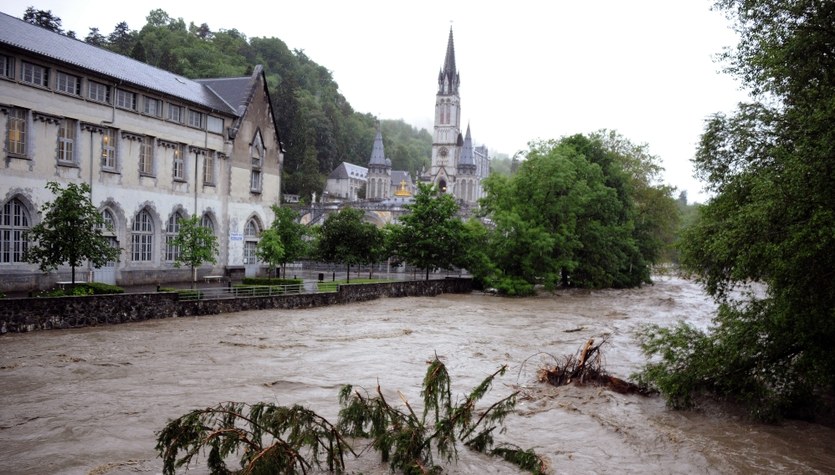 Francja Ju Dwie Ofiary Powodzi Wydarzenia W Interia Pl