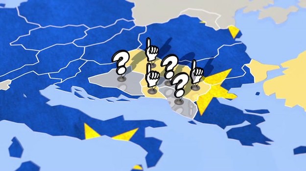 Jeszcze niedawno liczni sceptycy wróżyli Unii Europejskiej rychły koniec. Tymczasem wspólna europejska rodzina nie tylko nie rozpada się, ale wkrótce znów się powiększy! 1 lipca dołączy do niej 28. państwo członkowskie, czyli Chorwacja. A w kolejce czekają już następni chętni: Turcja, Macedonia, Czarnogóra, Serbia i Islandia. O członkostwie w UE marzy również nieuznawane przez dużą część świata Kosowo - i wcale nie jest bez szans...