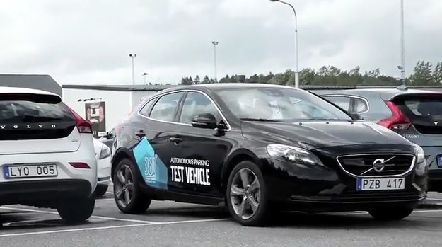 Volvo Car Corporation chce zostać liderem wśród samochodów autonomicznych i jest pierwszym producentem na świecie, który stworzył auto potrafiące parkować bez udziału kierowcy i współdziałające z innymi uczestnikami ruchu. Połączenie autonomicznej jazdy z wykrywaniem obiektów i automatycznym hamowaniem pozwala na bezpieczną interakcję auta z innymi pojazdami i pieszymi na parkingu. Prędkość i hamowanie dostosowane są tak aby umożliwić płynną integrację w obrębie parkingu. Samochód koncepcyjny zaprezentowany przez Volvo pokazuje, że inwestycje w infrastrukturę mogą być zdecydowanie niższe w związku z możliwością wykorzystania istniejących parkingów. Zaangażowanie na polu autonomicznej jazdy i autonomiczny pojazd jest kolejnym wielkim krokiem Volvo Car Corporation w tworzeniu najbezpieczniejszych samochodów na świecie.