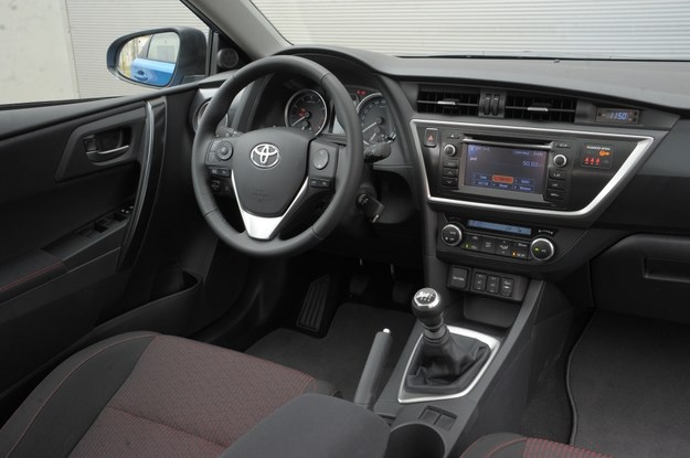 Toyota Auris Touring Sports 1.6 Valvematic 130 Dynamic  test 