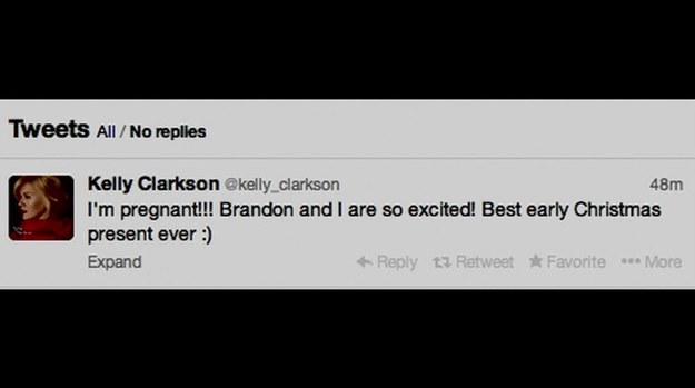 Kelly Clarkson pochwaliła się tą radosną informacją na jednym z portali społecznościowych... Piosenkarka zaledwie miesiąc temu wyszła za mąż. Miejsce i datę ślubu udało jej się utrzymać w tajemnicy. Jej wybrankiem został Brandon Blackstock - manager Reby McEntire i syn własnego managera wokalistki. Karierę muzyczną Clarkson rozpoczęła od zwycięstwa w amerykańskiej edycji Idola w 2002 roku. W 2003 zajęła 2. miejsce w światowym Idolu (World Idol). Dodajmy, że - zanim stała się sławna - Kelly pracowała m.in. w zoo, kinie, aptece jako pomocnik farmaceuty, a także jako kelnerka.