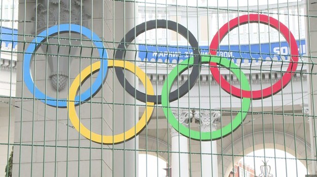 Aż 37 tysięcy policjantów będzie czuwać nad bezpiecznym przebiegiem igrzysk w Soczi. Dworce, lotniska i obiekty sportowe zostały objęte specjalnym nadzorem. To bezprecedensowe środki bezpieczeństwa w historii olimpizmu... Czego boją się Rosjanie?