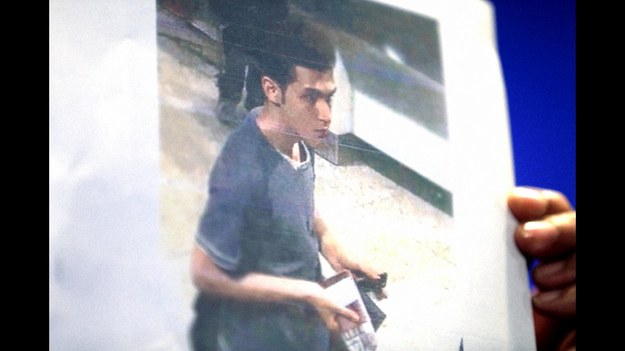 Tajlandzka policja pokazała dziennikarzom zdjęcie 19-letniego Irańczyka, podróżującego ze skradzionym paszportem. Coraz więcej dowodów wskazuje jednak na to, że zarówno on, jak i drugi pasażer posługujący się skradzionym paszportem, nie mieli powiązań z terroryzmem, lecz ubiegali się o azyl. Z policyjnych informacji wynika, że 19-latek chciał dostać się do Niemiec.


Maszyna przewoźnika Malaysia Airlines zniknęła z radarów w sobotę krótko po starcie z Kuala Lumpur. Na pokładzie znajdowało się 239 osób.