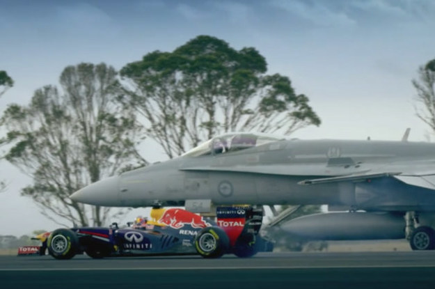 Daniel Ricciardo kontra porucznik Michael Keightley. Bolid Red Bull F1 kontra F/A-18 Hornet. Który będzie szybszy? 