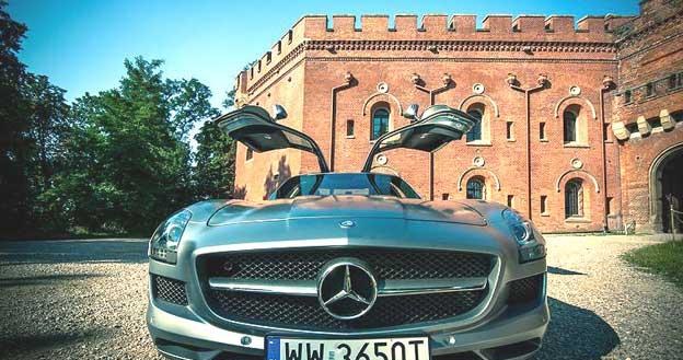 Mercedes SLS AMG W Oczach Pewnej Blondynki Motoryzacja W INTERIA PL