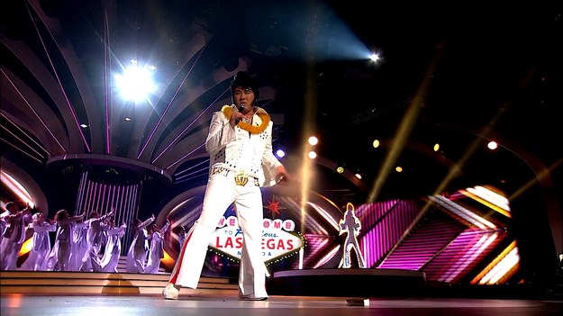 W szóstym odcinku programu "Twoja twarz brzmi znajomo" Bilguun Ariunbaatar wcielił się w Elvisa Presleya i zaśpiewał wielki przebój "Love Me Tender".