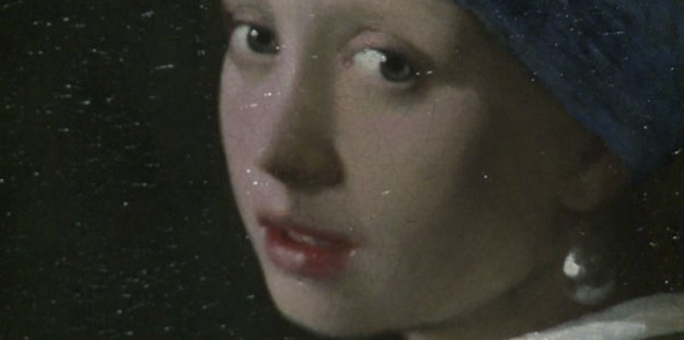 Słynna „Dziewczyna z perłą” – dzieło Jana Vermeera – po podróży dookoła świata wróciła do domu. Zwana „Mona Lizą Północy”, jest najpiękniejsza ozdobą Domu Maurycego, czyli Królewskiej Galerii Malarstwa w Hadze. Zgromadzono tu 250 dzieł powstałych w XVII stuleciu - okresie złotego wieku malarstwa holenderskiego. Ten niewielki pałac poddano niedawno gruntownej renowacji, która pochłonęła 30 milionów euro. Dziś znów przyciąga tłumy turystów i miłośników sztuki, spragnionych obcowania z arcydziełami niderlandzkich mistrzów.
