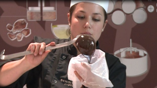 Belgia słynie z wyśmienitej czekolady. Nic więc dziwnego, że w Brukseli powstało muzeum, które jest prawdziwym rajem dla koneserów tego rodzaju słodyczy. Od samej wizyty można jednak porządnie zgłodnieć!