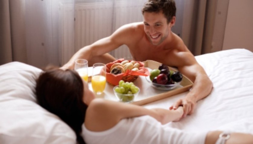 Утренний секс вместо питательного завтрака