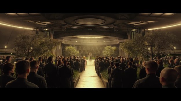 Katniss Everdeen oraz mieszkańcy 13. dystryktu próbują wygrać wojnę domową między autokratycznym Kapitolem a Dystryktami Panem.