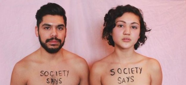 „Free the Nipple” to kolejna akcja, która zwraca uwagę na równość płci w internecie. Tym razem kobiety rozbierają się, doklejają sobie męskie sutki i robią zdjęcie. Panie chcą przez to zwrócić uwagę na cenzurę, która panuje na portalach społecznościowych.  


