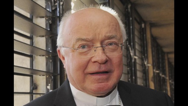 Zmarł Józef Wesołowski, były arcybiskup i nuncjusz apostolski. Były hierarcha był oskarżany o pedofilię. Józef Wesołowski czekał w Watykanie na proces. Wcześniej w związku z zamieszaniem w aferę pedofilską został wydalony ze stanu duchownego. Skandal wybuchł na początku września 2013 roku, kiedy media ujawniły, że kilkanaście dni wcześniej, 21 sierpnia, abp Wesołowski został zwolniony ze stanowiska nuncjusza apostolskiego na Dominikanie i delegata w Portoryko.