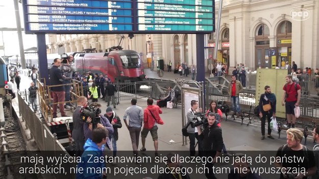 Skutki trwającej od tygodni blokady dworca kolejowego Keleti spowodowanej kryzysem uchodźczym odczuwają też zwykli mieszkańcy Budapesztu, z którymi rozmawiała PAP. Wielu narzeka, choć jednocześnie podkreślają, że współczują uchodźcom starającym się dostać do lepszego świata.