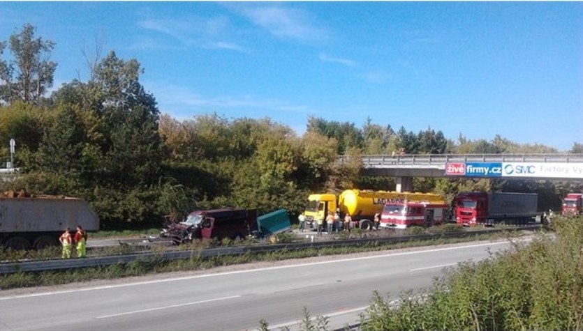 Wypadek busa w Czechach 5 osób nie żyje Wydarzenia w INTERIA PL