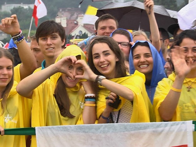W środę na krakowskich Błoniach odbyła się ceremonia powitania papieża Franciszka przez młodzież. Według wstępnych szacunków zgromadziło się tam prawie milion osób.