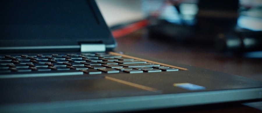 Jest doniesienie do prokuratury na nieudaną informatyzację państwa – ustalili dziennikarze RMF FM. Ministerstwo Cyfryzacji złożyło dziś u warszawskich śledczych doniesienie w sprawie jednego z systemów informatycznych, na który poprzednicy mieli zmarnować niemal 40 milionów złotych.