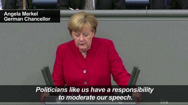 Angela Merkel przestrzegła niemieckie partie polityczne przed wyścigiem "na populizm". Kanclerz Niemiec podkreśliła konieczność zachowania odpowiedzialności za słowa używane w trakcie kampanii wyborczych i sporze politycznym.