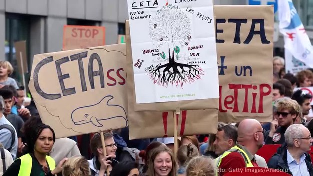 23 września, w Bratysławie europejskie rządy zgodziły się na tymczasowe wdrożenie budzącej wielkie kontrowersje umowy CETA. Czym jest ta tajemnicza umowa, jakie mogą być jej korzyści i dlaczego jej przyjęcie budzi tyle wątpliwości - posłuchaj!