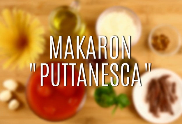 Makaron puttanesca to jeden z najpopularniejszych przepisów, który pochodzi się z Włoch. Znane na całym świecie spaghetti alla puttanesca to wyjątkowe połączenie typowych składników kuchni włoskiej - pomidorów, oliwy z oliwek, kaparów, czosnku i wybornego anchois. Przepis na taki makaron to nie tylko pyszna, ale i sycąca propozycja na obiad, a przygotowanie jest banalnie proste. Zobaczcie nasz przepis!