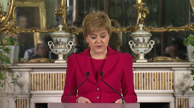 Premier Szkocji - Nicola Sturgeon zapowiedziała, że w związku z realizującym się scenariuszem "twardego brexitu" chce doprowadzić do drugiego referendum niepodległościowego.