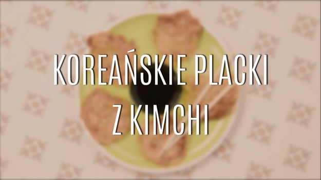 Koreańskie placki z kimchi to przepyszny sposób na odmianę klasycznych, smażonych placków. W Polsce największą popularnością cieszą się zawsze placki ziemniaczane, a także placki z warzywami, dziś jednak mamy dla was propozycję na placki z kimchi. Będziecie zachwyceni tym nietypowym smakiem!