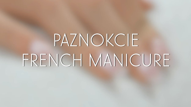 French manicure to klasyka w stylizacji paznokci - delikatny, bezpieczny, świetnie sprawdzający się w każdej sytuacji i do każdej stylizacji! Zamiast wydawać fortunę, możesz wykonać francuski manicure samodzielnie w domu! Zobaczcie nasz poradnik - to dziecinnie proste!