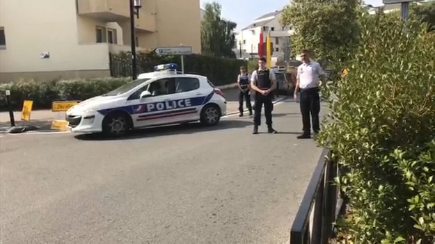 Dwie osoby poniosły śmierć, a dwie kolejne zostały ranne w wyniku ataku nożownika na przedmieściach Paryża. Do zdarzenia doszło w godzinach porannych. Jak informuje francuska policja - napastnik został schwytany.