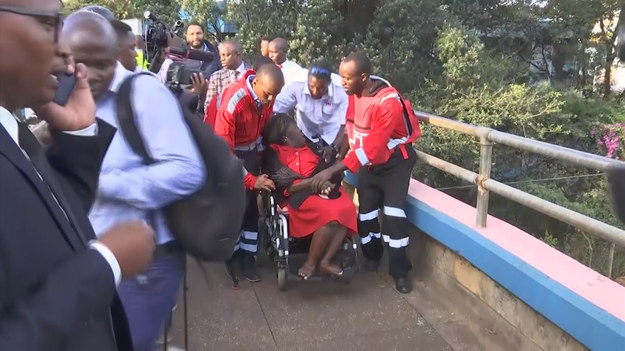 W stolicy Kenii, Nairobi, doszło we wtorek do terrorystycznego ataku na ekskluzywny hotel Dusit. Rejon hotelowych budynków zablokowała policja. Media informują, że grupa uzbrojonych ludzi wciąż znajduje się na terenie budynku.