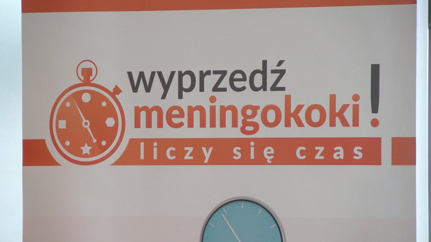 Zapalenie opon mózgowo-rdzeniowych jest chorobą, która w bezpośredni sposób może zagrażać życiu. Najczęściej chorują dzieci, a najcięższe zachorowania wywoływane są przez bakterie, zwłaszcza meningokoki. O tym, czym właściwie jest inwazyjna choroba meningokokowa i jak możemy się przed nią bronić, rozmawiamy z lekarzem Łukaszem Durajskim, przewodniczącym Zespołu ds. Szczepień Okręgowej Izby Lekarskiej w Warszawie.