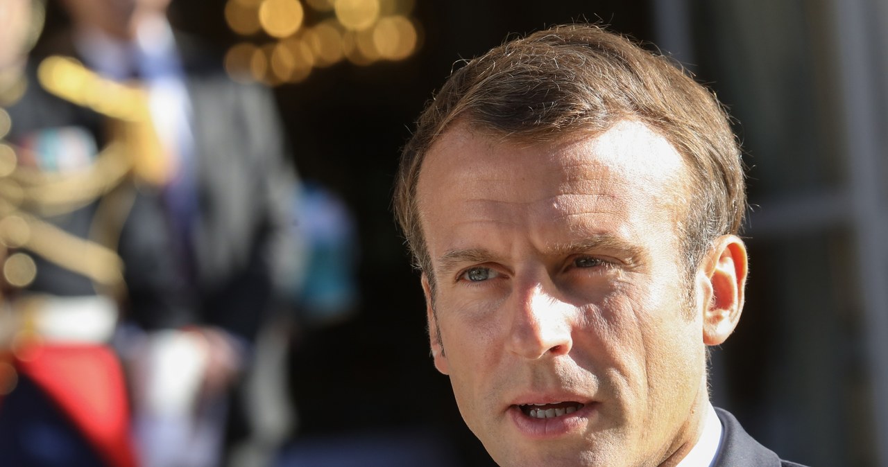 Francja Emmanuel Macron spotkał się z rodziną zamordowanej policjantki