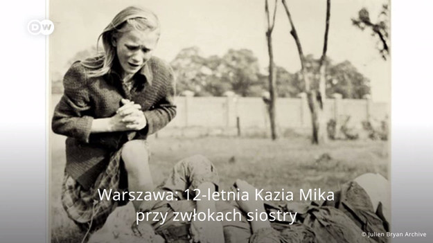 Obrzeża Warszawy, 13 września 1939 roku. Młode dziewczyny zbierają z pola ostatnie ziemniaki. Nadlatują niemieckie samoloty. Strzelają raz, drugi. Andzia upada. Nad zwłokami siostry pochyla się 12-letnia Kazia Kostewicz. Scenę widzi amerykański fotograf Julien Bryan. Robi zdjęcia, które wkrótce zobaczy cały świat. 