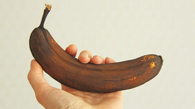Niedojrzałe jabłka, przejrzałe banany i niesmaczne awokado? 
Jak uniknąć błędów przy wyborze owoców i kiedy najlepiej je zjeść?
