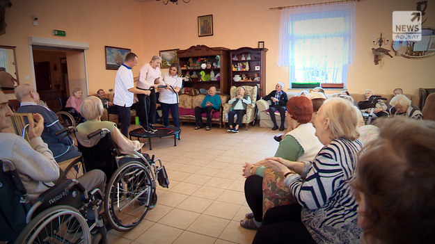 Mieszkańcy Domu Opieki w Borkach Małych mimo wieku i chorób pokonali Covid-19 niemal bezobjawowo. Reporterzy "Raportu" sprawdzają jak udało się tego dokonać.

Program "Raport" codziennie, od poniedziałku do piątku o 21:00 w Polsat News.