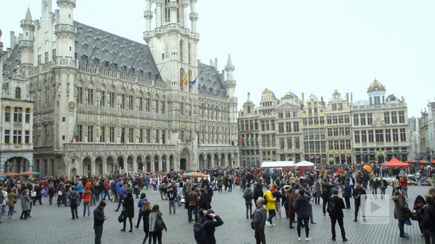 Centrum Brukseli to stare miasto. W tym miejscu znajduje się również ratusz miejski. Nie zgadniecie kto w nim urzęduje!Fragment programu "Polacy za granicą", emitowanego na antenie Polsat Play.