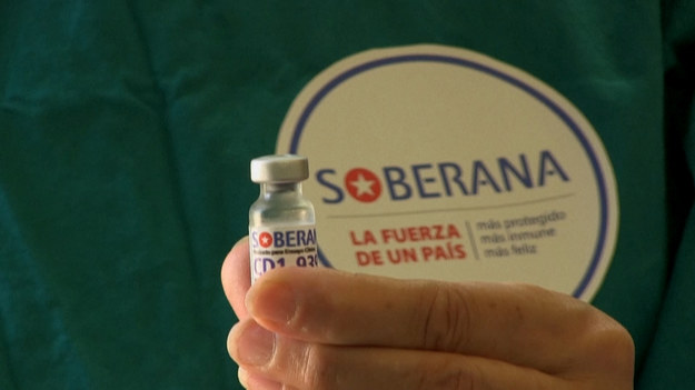 Respiratory, wymazy i zestawy testów PCR: Kuba musiała stworzyć własny sprzęt, aby poradzić sobie z koronawirusem w ramach amerykańskiego embarga. W międzyczasie zakończono pierwszą fazę badań szczepionki Soberana 02 na 44 tysiącach ochotników w Hawanie, którym podano pierwszą z dwóch dawek.
