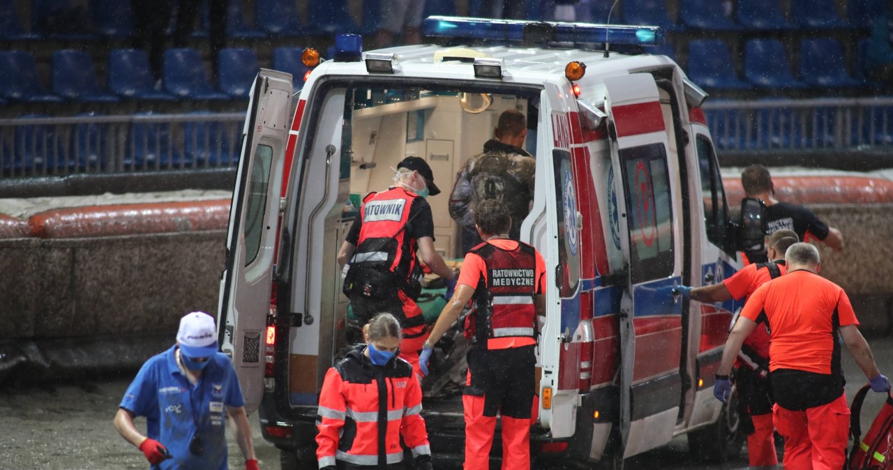 Sceny Jak Z Horroru Policja Na Stadionie Sport W Interia Pl