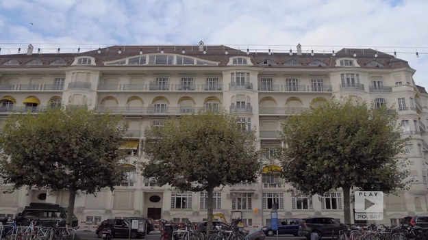 W Genewie znajdziemy luksusowe hotele z najdroższymi samochodami na parkingu. Również tutaj znajdują się światowe instytucje. W restauracjach popularna jest m.in. konina. Zobacz jakie jeszcze sekrety kryje to szwajcarskie miasto!Fragmenty programu "Polacy za granicą", emitowanego na antenie Polsat Play.