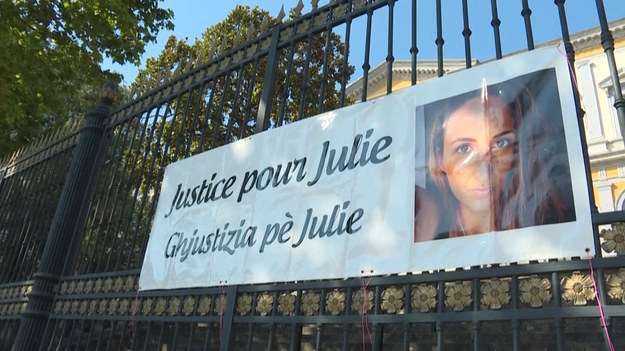 Francuz, który zabił dziewczynę, nie powinien „płacić ceny za wszystkie zabójstwa kobiet”, mówi prawnik
Bruno Garcia-Cruciani, Francuza, który zabił swoją partnerkę Julie Douib na Korsyce w 2019 roku. Adwokat stwierdził w czasie otwartego procesu, że jego klient powinien „być osądzony normalnie” i „nie płacić za wszystkie zbrodnie popełnione przeciwko kobietom we Francji”.Śmierć Douiba wywołała bezprecedensową akcję protestacyjną w całej Francji. Garcia-Cruciani twierdzi, że morderstwo nie było wykonane z premedytacją.