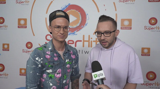 Piotr Sołoducha i Kuba Czaplejewicz z zespołu Enej podzielili się swoimi wrażeniami przed zbliżającym się koncertem grupy na Polsat SuperHit Festiwal w Operze Leśnej w Sopocie. 