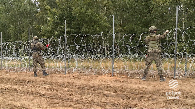 W Polsce trwa wyjątkowe poruszenie w sprawie stanu wyjątkowego, o który wnioskuje rząd.Opozycja szuka drugiego dna, a rząd przedstawia kolejne argumenty. Jednymi z nich są informacje wywiadu o dziesięciu tysiącach migrantów na Białorusi, którzy są gotowi do przekroczenia naszej granicy.