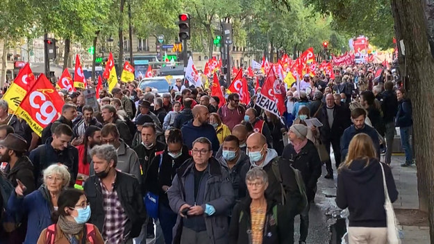 Kilka tysięcy demonstrantów pojawiło się na ulicach Paryża. 5 października obchodzony jest we Francji narodowy dzień międzybranżowej mobilizacji na rzecz wynagrodzeń i zatrudnienia.