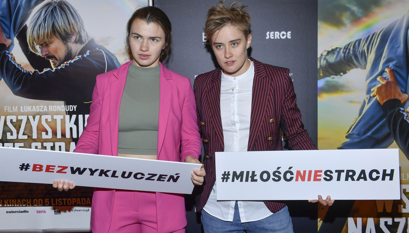 Katarzyna Zillmann i Julia Walczak na premierze filmu Tak wygląda