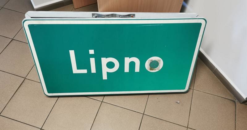 Lipno Ukrad Znaki Bo Chcia Udekorowa Nimi Pok J Motoryzacja W