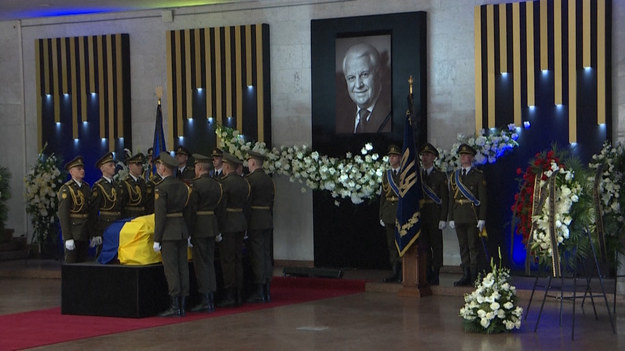 Setki Ukraińców brało udział w pogrzebie swojego pierwszego prezydenta, Leonida Krawczuka, wybranego w czasach po ZSRR.