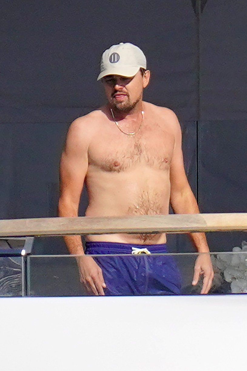 New York Post On Twitter Shirtless Leonardo Dicaprio Yachts In Saint